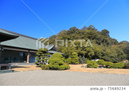 【徳島県】晴天下の徳島城 表御殿庭園 【徳島県】晴天下の徳島城 表御殿庭園 75689234
