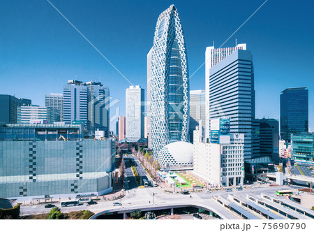 東京　新宿駅西口 75690790