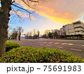 外堀通りを散歩中に見かけた夕焼け 75691983