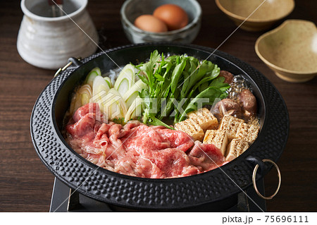 すき焼き 75696111