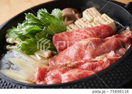 すき焼き 75696116
