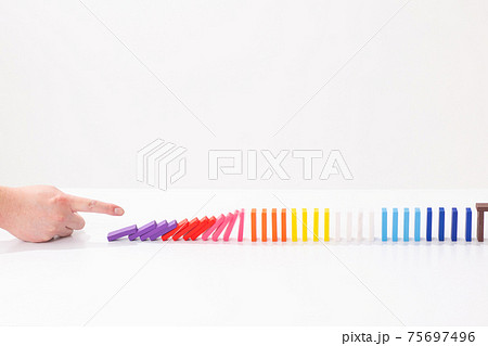 ドミノ倒し ドミノ ドミノ倒し ドミノ 75697496
