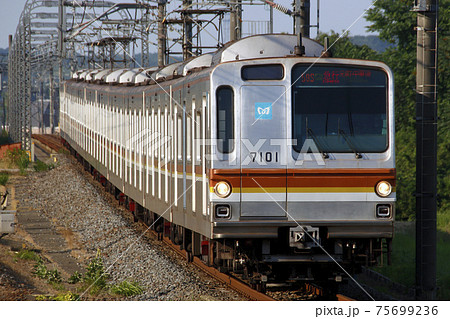 東武東上線を行く地下鉄副都心線7000系(Fライナー) 東武東上線を行く地下鉄副都心線7000系(Fライナー) 75699236