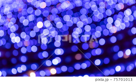 幻想的な無数のイルミネーション 幻想的な無数のイルミネーション 75701013