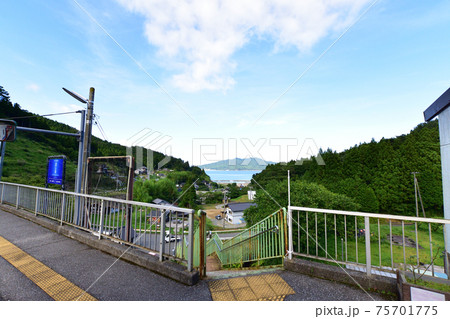 2020年夏、盛駅から釜石駅までの三陸鉄道リアス線からの車窓風景 75701775