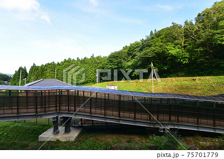 2020年夏、盛駅から釜石駅までの三陸鉄道リアス線からの車窓風景 75701779