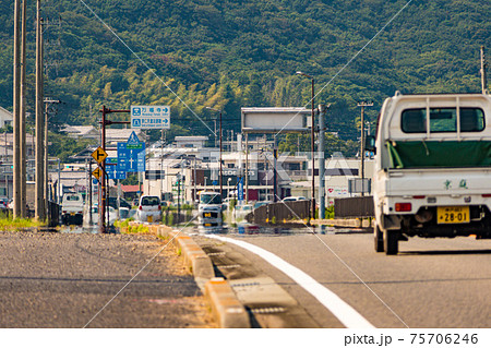 逃げ水イメージ 夏 蜃気楼の写真素材