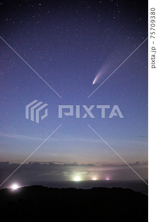 【彗星】 夜空に浮かぶネオワイズ彗星 (C/2020 F3) 【彗星】 夜空に浮かぶネオワイズ彗星 (C/2020 F3) 75709380
