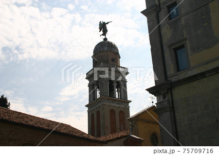 ウーディネ 75709716