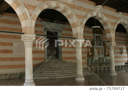 ウーディネ ウーディネ 75709717