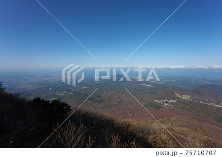 《鳥取県》大山登山、秋の大山隠岐国立公園の風景 75710707