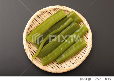 茎わかめ 宮城県産 (ボイル済) 茎わかめ 宮城県産 (ボイル済) 75711645