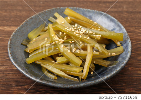 茎わかめのきんぴら 茎わかめのきんぴら 75711658