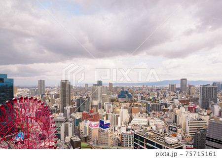 大阪　風景　曇り【梅田から東側の眺望】 75715161