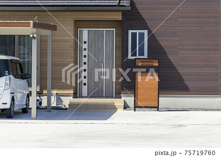 新築住宅パーツ 玄関アプローチ 門柱 新築住宅パーツ 玄関アプローチ 門柱 75719760