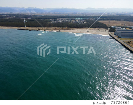 3月の砂浜と海岸 75726364