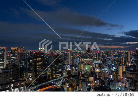 梅田スカイビル 夜景 75728769