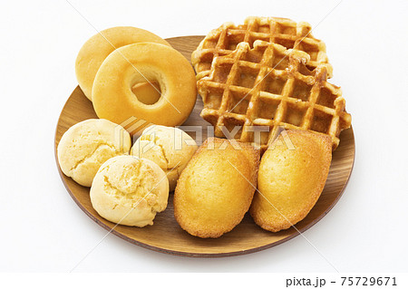 焼き菓子　小麦製品 75729671