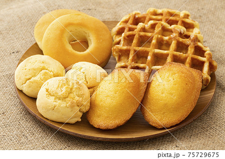 焼き菓子　小麦製品 75729675