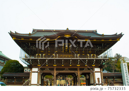 成田山新勝寺の総門 75732335