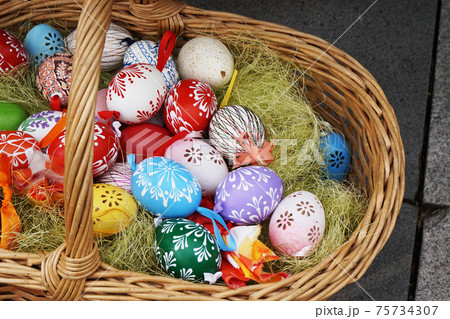 color easter eggs 75734307