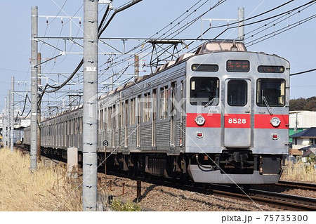 快晴の田園都市線をゆく東急電鉄8500系 快晴の田園都市線をゆく東急電鉄8500系 75735300