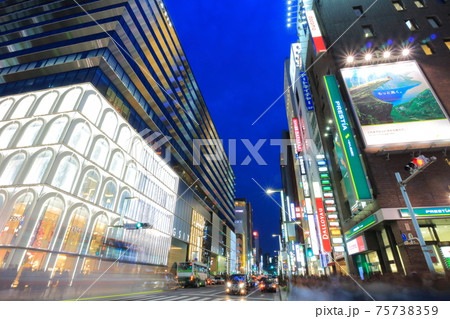 【東京都】GINZA SIXの夜景 75738359