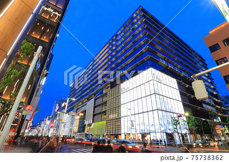 【東京都】GINZA SIXの夜景 【東京都】GINZA SIXの夜景 75738362