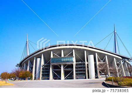 豊田市、豊田スタジアムとその周辺の風景 75738365