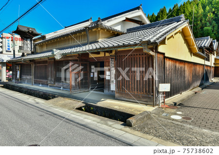 奈良　重伝建　大宇陀の町並み 75738602