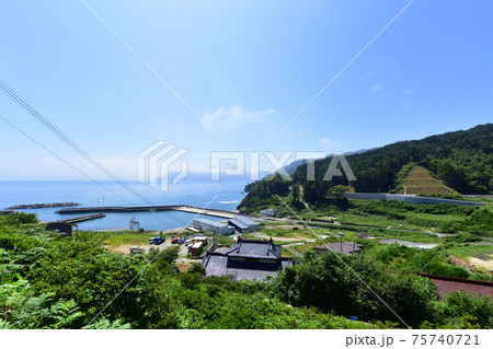 岩手県の重茂半島線、魹ヶ崎の風景 75740721