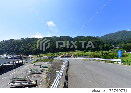 岩手県の重茂半島線、魹ヶ崎の風景 75740731