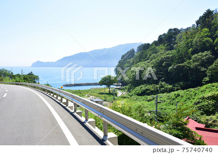 岩手県の重茂半島線、魹ヶ崎の風景 75740740