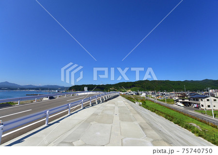 岩手県の重茂半島線、魹ヶ崎の風景 75740750