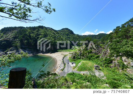 岩手県の重茂半島線、魹ヶ崎の風景 75740807