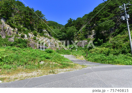 岩手県の重茂半島線、魹ヶ崎の風景 75740815