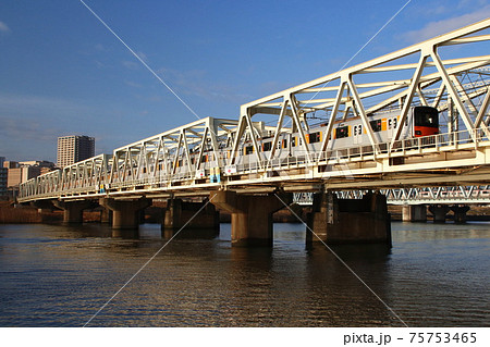 東武伊勢崎線:荒川を渡る50050系(東京地下鉄半蔵門線直通列車) 東武伊勢崎線:荒川を渡る50050系(東京地下鉄半蔵門線直通列車) 75753465