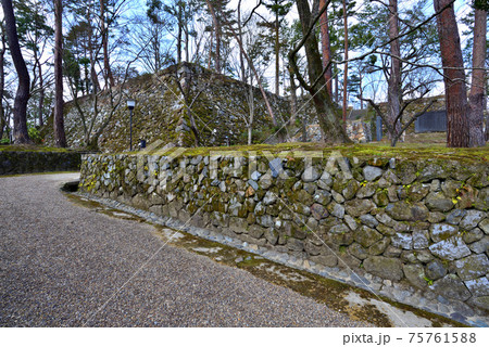 明智光秀ゆかりの丹波亀山城の石垣 天守台跡 明智光秀ゆかりの丹波亀山城の石垣 天守台跡 75761588