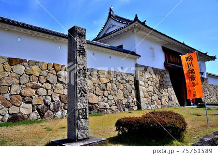 快晴下の「丹後田辺城」ニ重櫓・大手門 快晴下の「丹後田辺城」ニ重櫓・大手門 75761589
