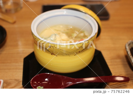 料亭の茶碗蒸し 75762246