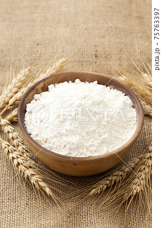小麦粉 75763397