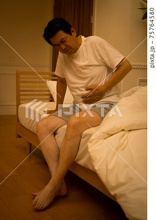 胃もたれ 75764580