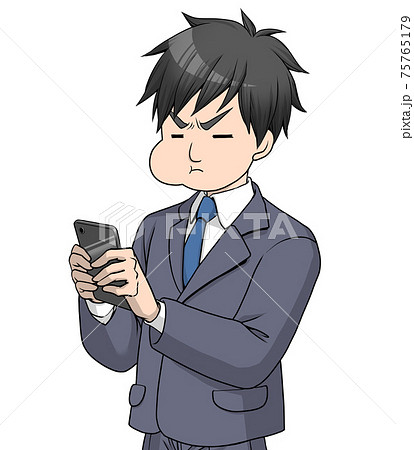 黒いスマートフォンを見るスーツを着た怒り顔の男性	 75765179