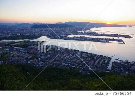 香川県 屋島から夕陽を望む 香川県 屋島から夕陽を望む 75766554