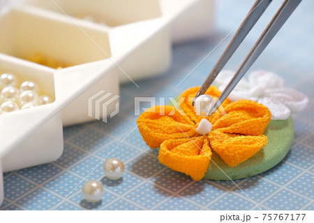 つまみ細工 75767177