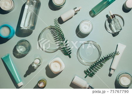 Bottles with serum or oil 75767790