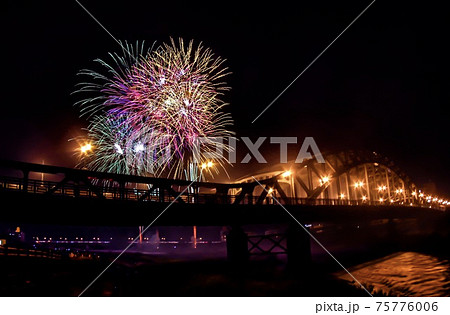 旭川の花火大会 75776006