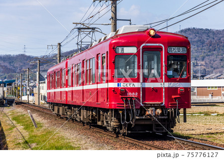 ことでん琴平線1080形1081F(京急1000形リバイバルカラー)綾川駅付近 75776127
