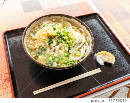 讃岐うどん 75776339