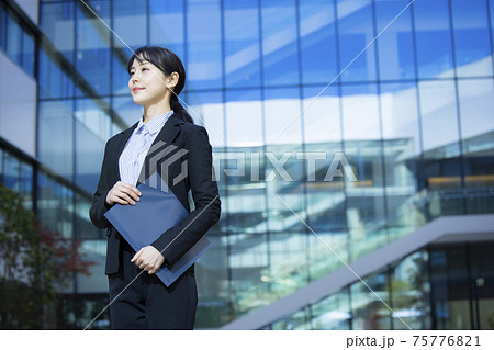 ビジネスウーマン　　　 75776821